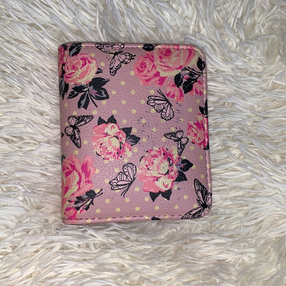 Betsey Johnson wallet 💋